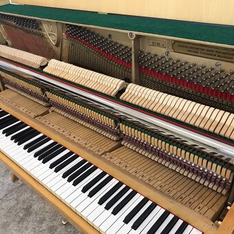 Prodám pianino PETROF - 3