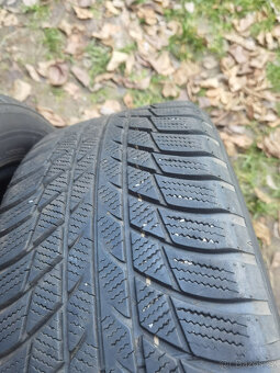 zimní 215 55 17 Bridgestone - 3