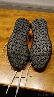 Dívčí kopačky nike velikost.36 - 3