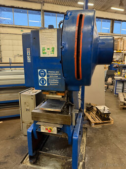 excentrický lis LEN 25 P - 3