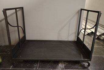 Kovaný stojan na dřevo. - 3