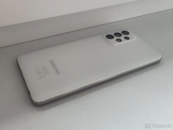Mobilní telefon Samsung Galaxy A52 6GB/128GB bílý - 3