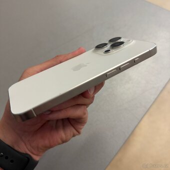 iPhone 15 Pro 256GB silver, jako nový, 97% baterie - 3