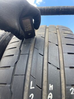 Pneu Hankook 245/40 R20 - 3