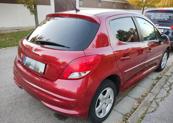 Poeugeot 207 1.4 benzín 70kw, 2011,najeto 105 000km SPORTIUM - 3