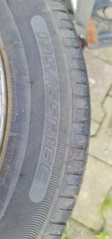 DVĚ PNEU NA DISCÍCH ORIGINÁL MERCEDES VITO - 3