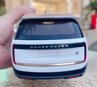 1:14 Range Land Rover SUV 2022 Modell Metall Sound Light - 3