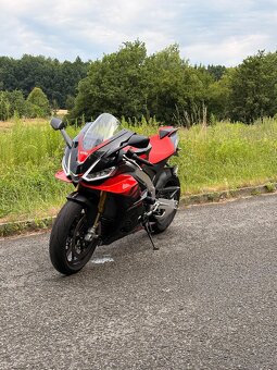 Aprilia RSV4 FACTORY - 3