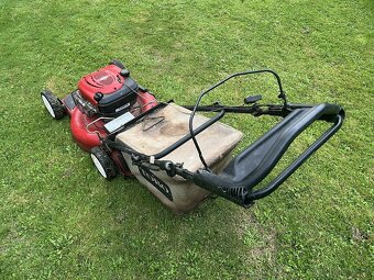 Sekačka TORO 600 s pojezdem a el. startérem, na opravu či ND - 3