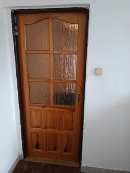Dřevěné částečně prosklené dveře š. 80 cm - 3