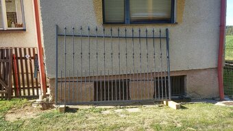 Velká dvoukřídlá brána s brankou - 3