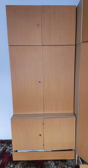 Prodám sestavu skříněk, různé možnosti sestavení - 3