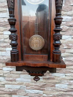 100 lete řezbovane hodiny bicí - 3