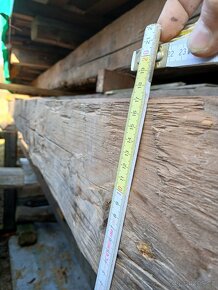 Tesaný trám, dřevěné trámy, historické trámy - 3