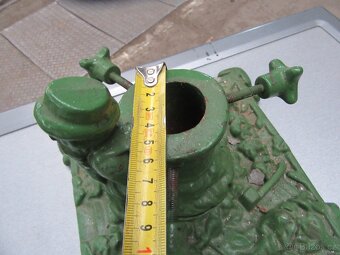 Nabízím krásný starožitný stojan na stromeček. původní stav. - 3