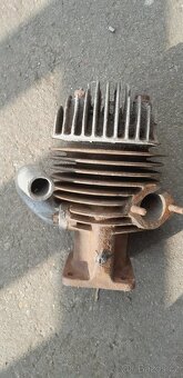 Válec s hlavou Jawa Robot - 3