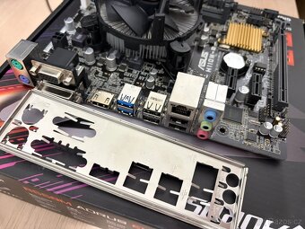 ASUS H110M-R + Intel Core i3-7100 (Kaby Lake) - 3