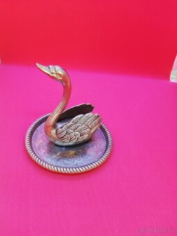 Kovová labuť na podstavci - 3