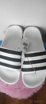 Nové pantofle Adidas Adilette 22, vel. 39 - 3