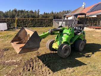 nakladač Avant 635 - pronájem - 3