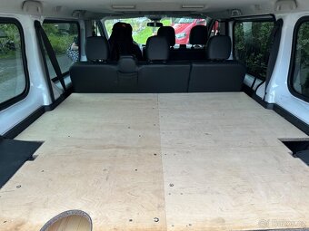 Prodám vestavbu na spaní do Opel Vivaro nebo Renault Trafic - 3