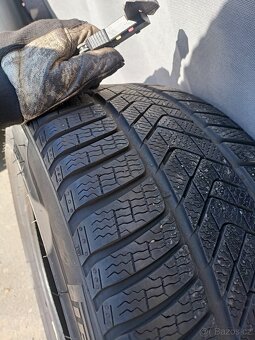 2x Pirelli sottozero 275/40 103V (Dot 3619) zimní - 3