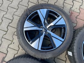 Zánovní originální zimní sada Volvo xc40 RECHARGE - 3