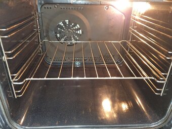 vestavná trouba Electrolux, 220V - 3