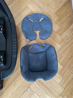 autosedačka Maxi-Cosi Pebble Plus + isofix základna 3wayfix - 3