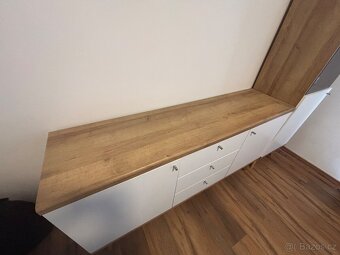 Sestava komoda a vitrína - 3
