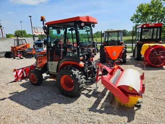 Malotraktor Avenger 26 4x4 s kabinou a klimatizaci - 3