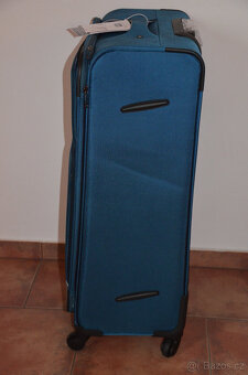 Prodám nový větší cestovní kufr v tyrkysové barvě - 3