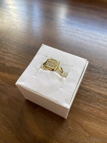Zlatý dámský prsten se zirkony - 3