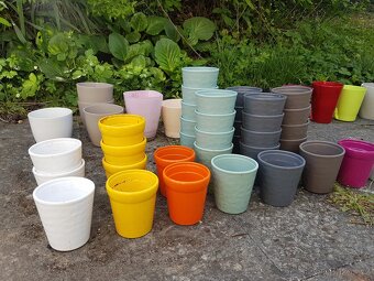 Obaly na rostliny různé velikosti 83 ks + květináče 190 ks - 3