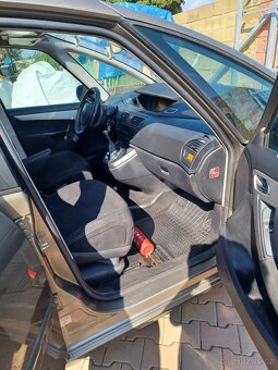 Citroen Grand C4 - 3