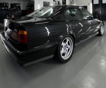 BMW E34 M5 3.8L 340PS - 3