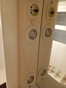 koupelnová skříň se zrcadlem a zásuvkou - 3