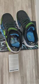 34 sketchers blikajici sportovni boty - 3