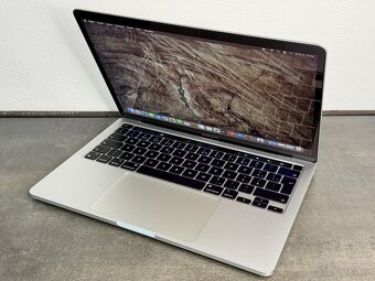 MacBook Pro 13'' 2020 / M1 / 16GB / 512GB SSD / Silver - D - 3