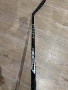 Nová hokejka CCM Tacks XF PRO Senior, P29, pravá - 3