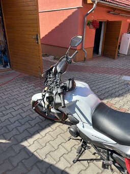 Honda CB125F bouraná - 3