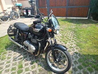 Triumph Bonneville T100 SE - 3