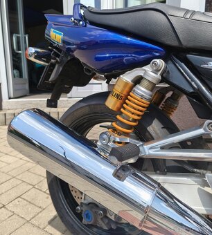 YAMAHA XJR1300 - 3