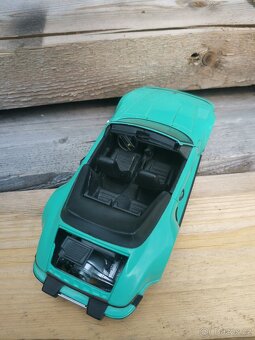 Porsche 911 turbo cabrio 930 slant nose 1:18 - 3