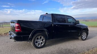 Dodge RAM 1500 Laramie, V8 5,7 HEMI eTorque 4x2 - 3