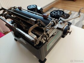 Psací stroj Royal - 3