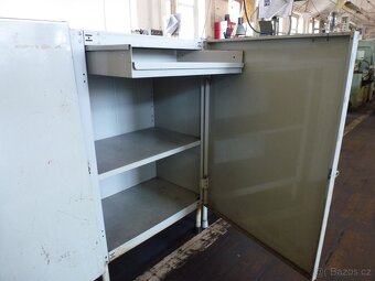 malá plechová skříň - 3