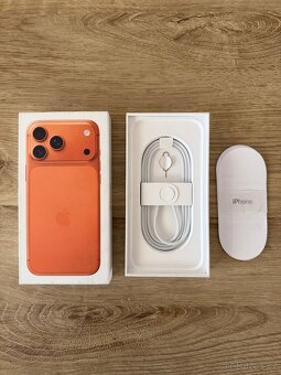 iPhone 17 Pro Max, baterie 100% - 3