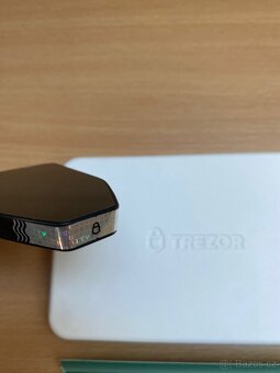 Trezor Safe 5 Nepoužitý Černý - 3