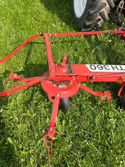 Obraceč sena Fella TH360 -rozsah 3,6 metru- pěkný stav- - 3
